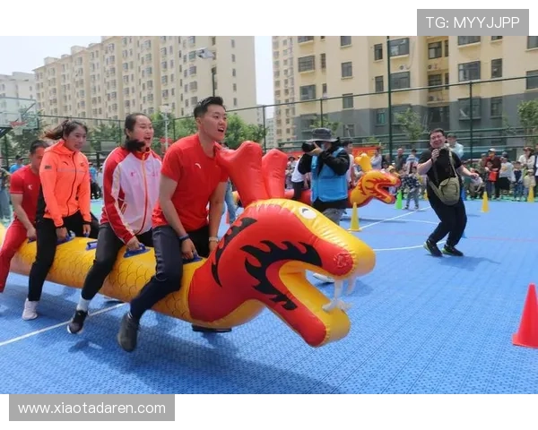 尊龙会体育官网提供丰富的社区交流平台，玩家可以分享心得和组队合作